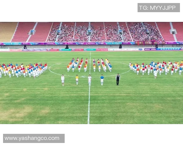 猜测当今足球明星排名前十的精彩对决与个人魅力分析